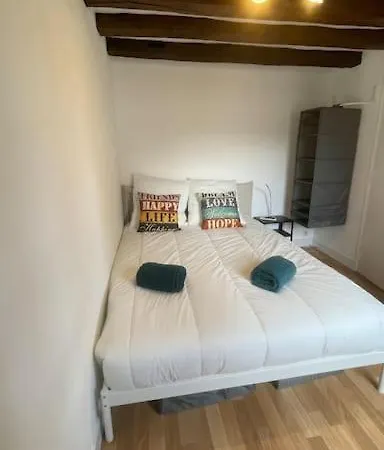 Medieval Flat In Heart Of *